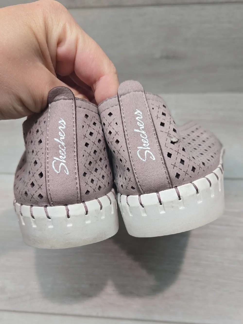 Skechers Women Air Cooled Comfort Slip-On Perforated Casual Shoe Mauve Sz 9